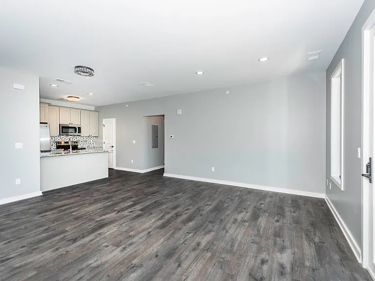 5395 Plymouth Rd — Photo 10