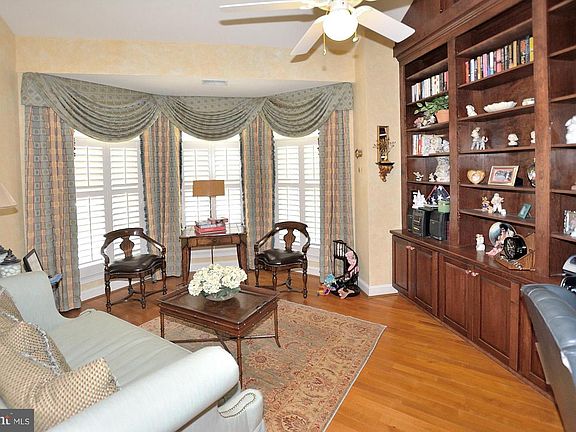 4th image of 3809 Millcreek Dr