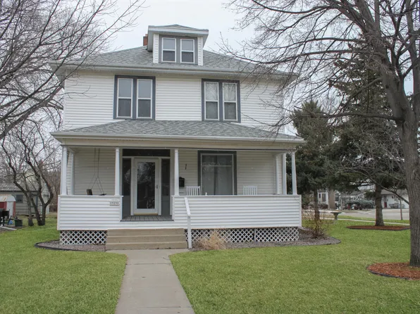 929 S Jay St, Aberdeen, SD 57401