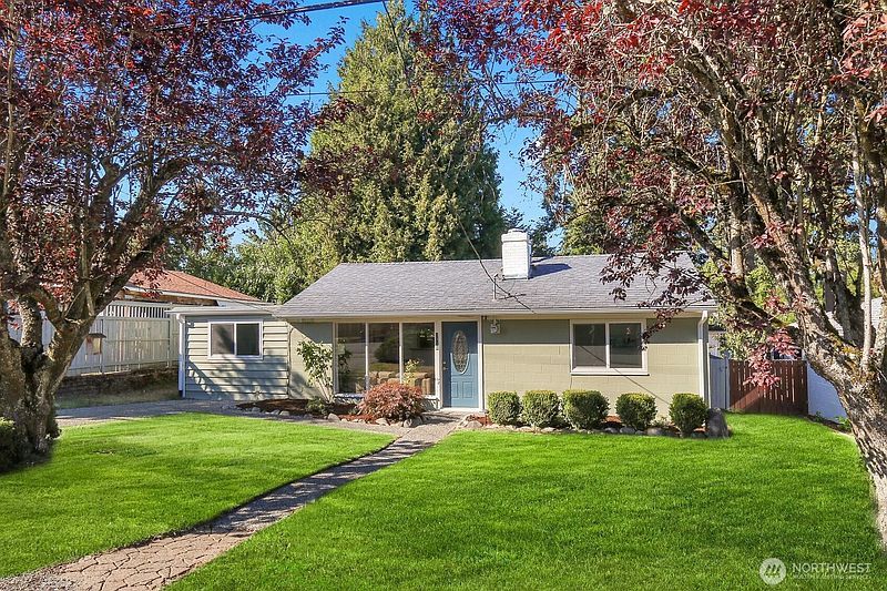 2nd image of 3328 NE 6th Street