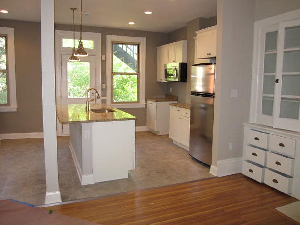 1st image of 515 W Hutchinson Ave #20391394