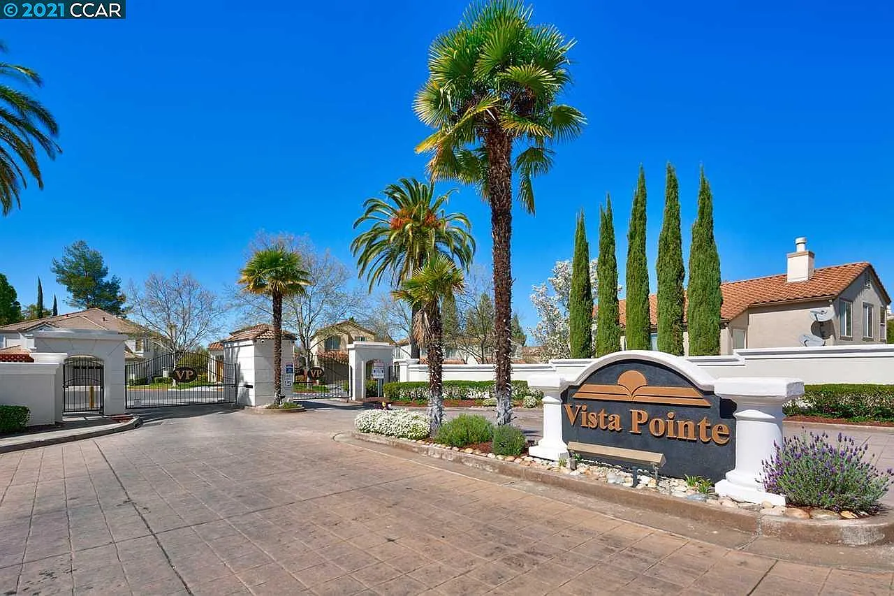 2 bed, 2.5 bath, 1726 sqft, $3,750 — Photo 1