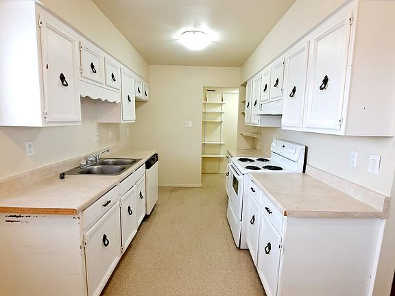 3rd image of 12700 Copper Ave NE APT A