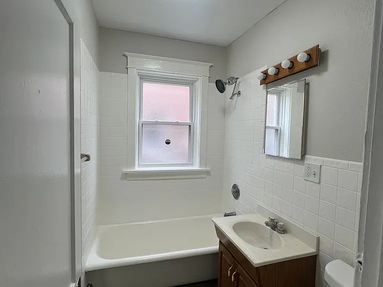 5335 Bancroft Ave — Photo 24
