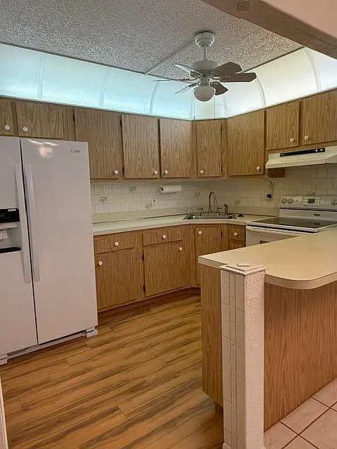 2 bed, 2.0 bath, 922 sqft, $1,800 — Photo 4