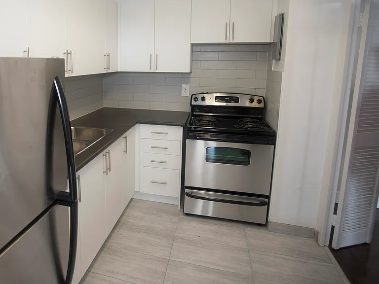 25 Cedarcroft Blvd — Photo 10