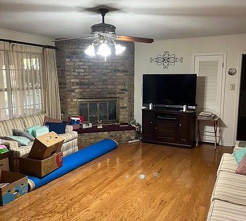 3rd image of 501 Idlewood Dr