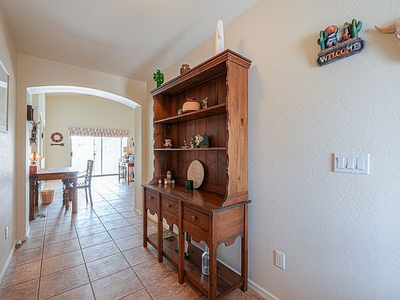 4th image of 103 S Laura Ln