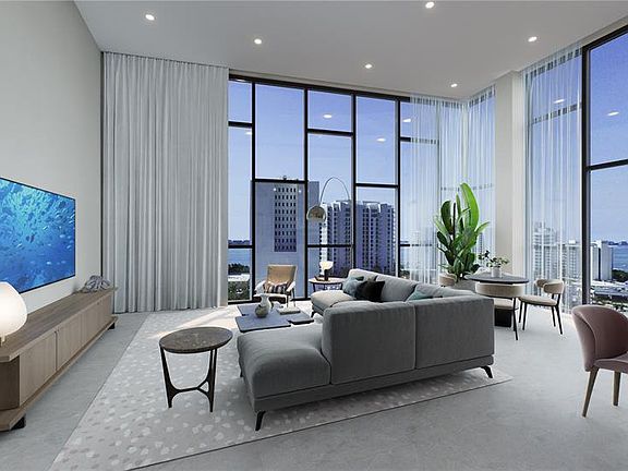 4th image of 1335 2nd St Penthouse 10