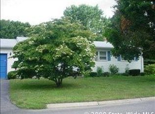 29 Winston Ave, Warwick, RI 02886