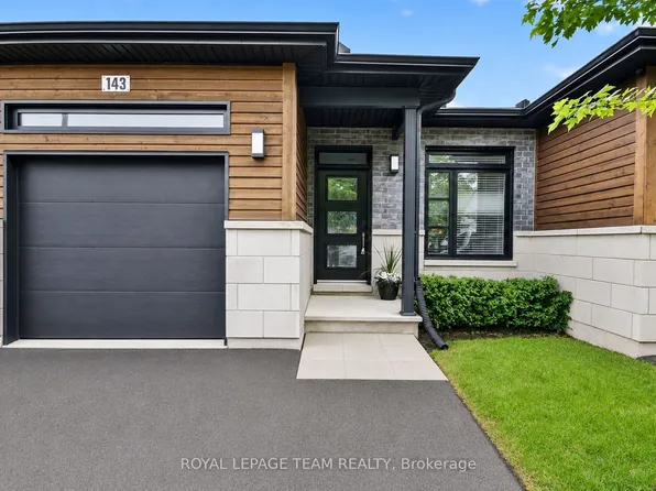 143 Saint Malo Pl, Russell, ON K0A 1W0