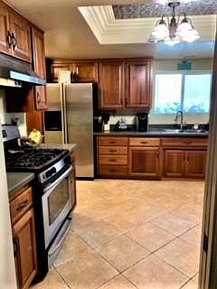 Kitchen (entrance from Foyer/Living Room)