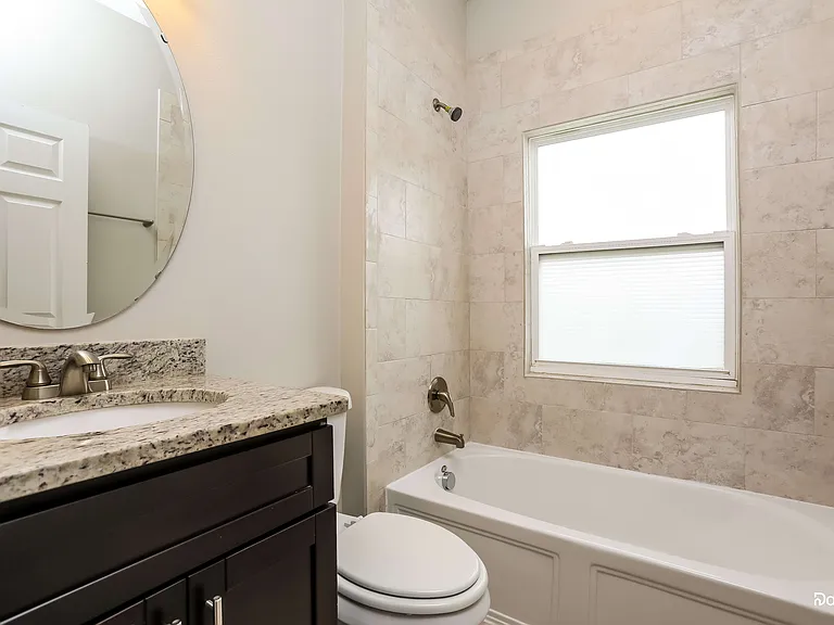 728 Desmoines Dr — Photo 14