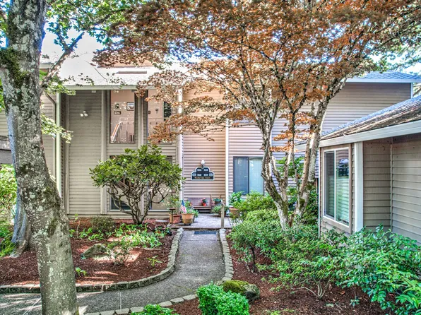 8256 SW Woodbridge Ct #3, Wilsonville, OR 97070