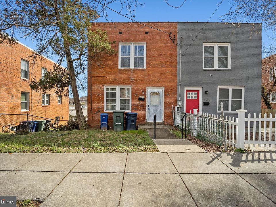 1st image of 751 Upsal St SE