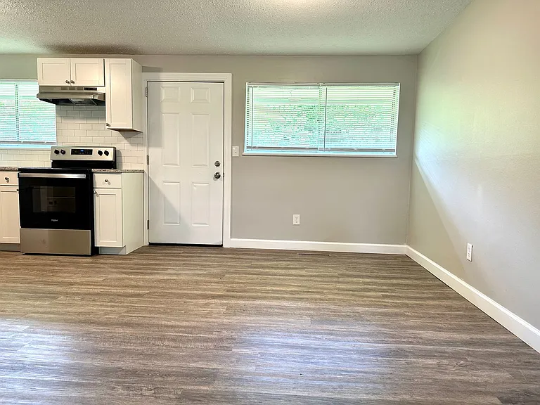 4408 Lesher Dr — Photo 6