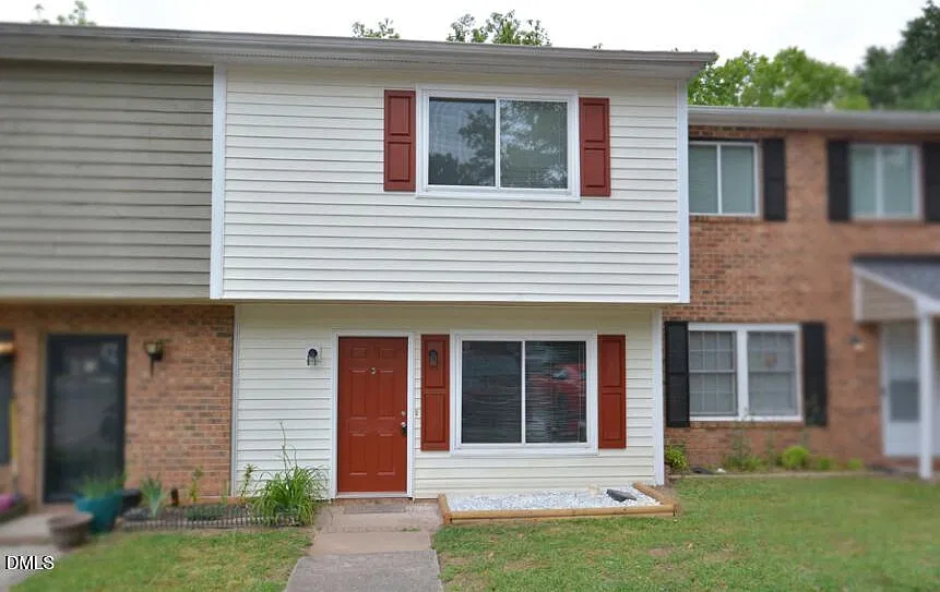 800 Fargo St #E3