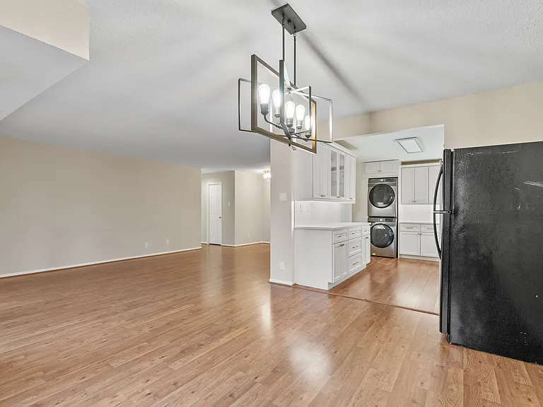 309 Yoakum Pkwy #509 — Photo 7
