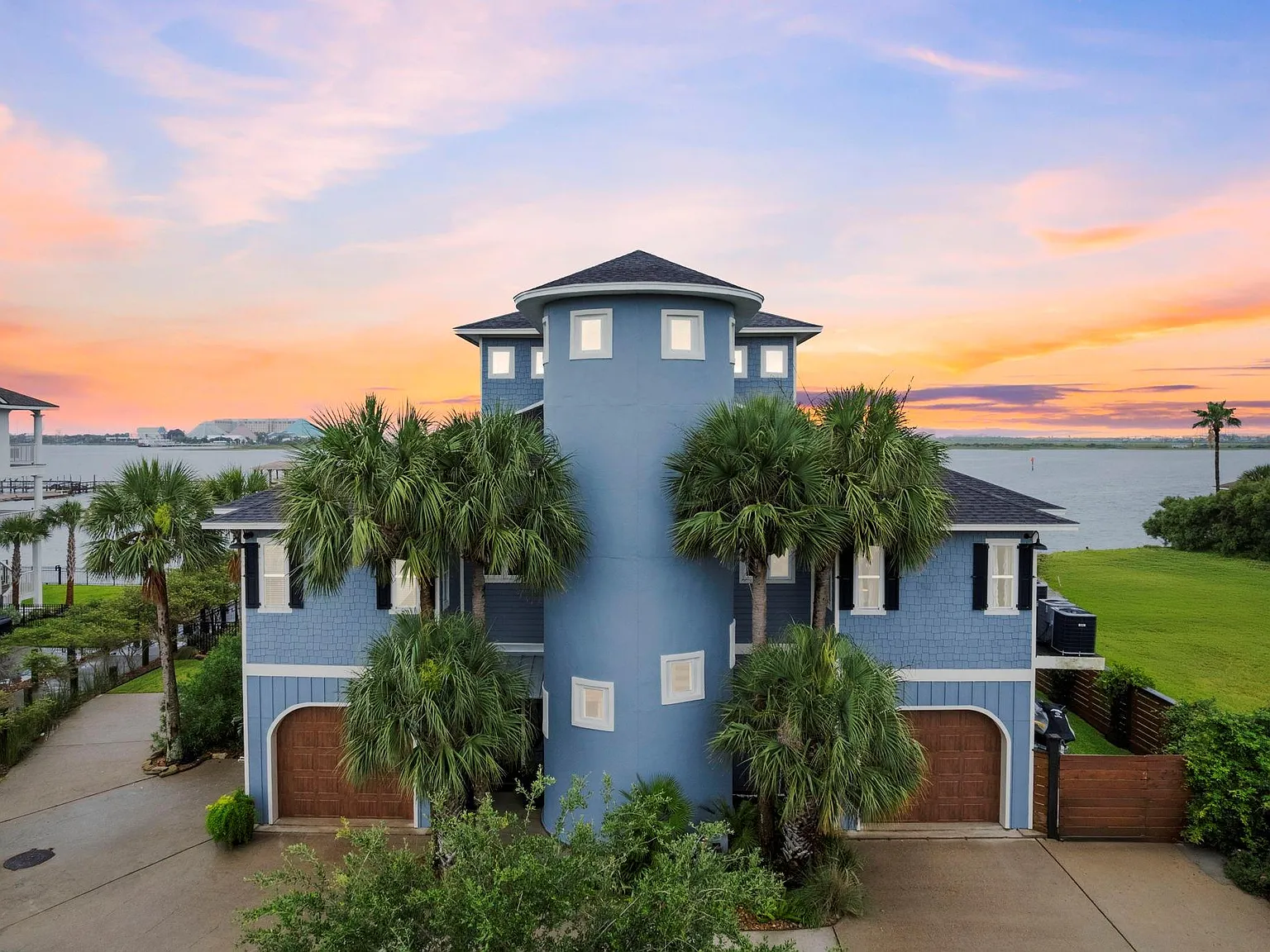 6 bed, 7.5 bath, 5294 sqft, $9,850 — Photo 4
