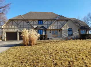 417 N Winnebago Dr, Lake Winnebago, MO 64034