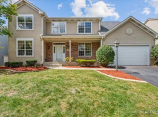 2240 Barrett Dr, Algonquin, IL 60102