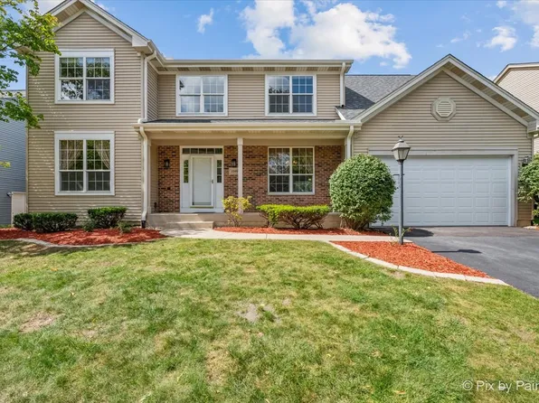 2240 Barrett Dr, Algonquin, IL 60102