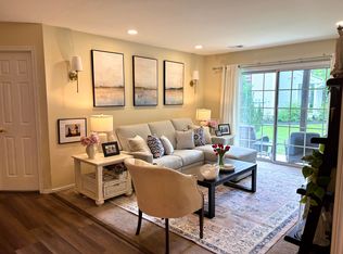 211 Paddington Ct, Manalapan, NJ