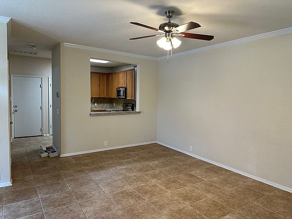 4th image of 2502 Grayson Way