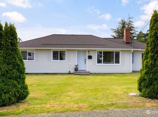 285 SE Quaker St, Oak Harbor, WA
