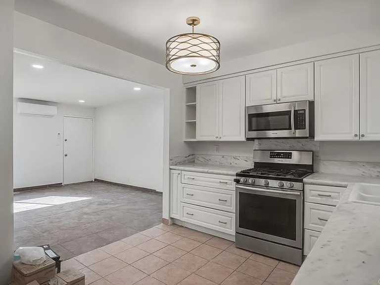 737 N Alda Dr — Photo 8