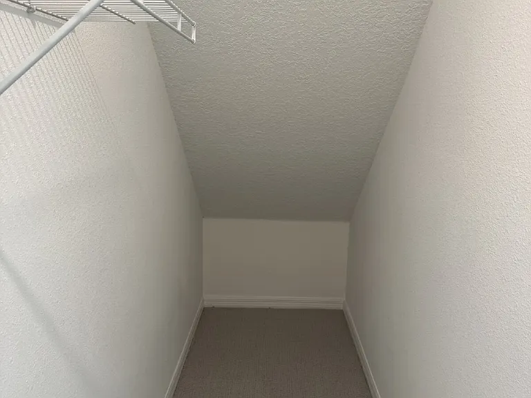 236 Hawthorn Park Cir — Photo 28