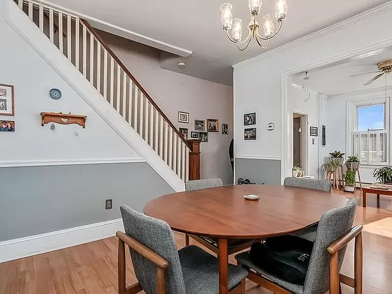 227 E Garrison St — Photo 12