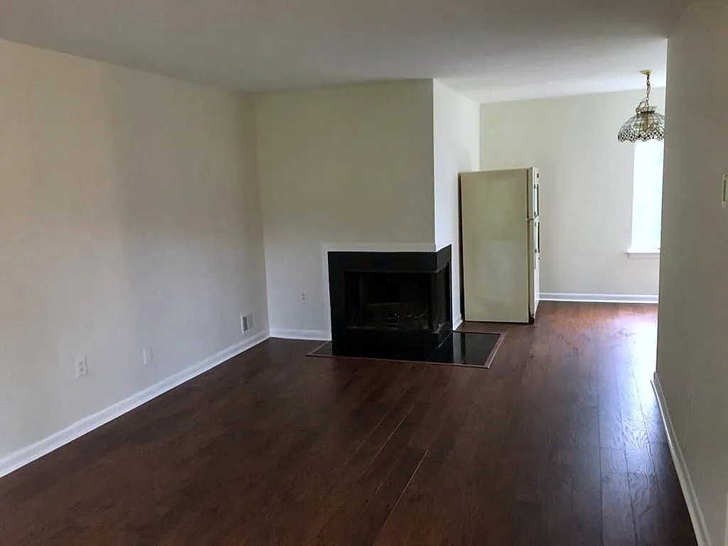 2 bed, 1.5 bath, 1064 sqft, $2,250 — Photo 1