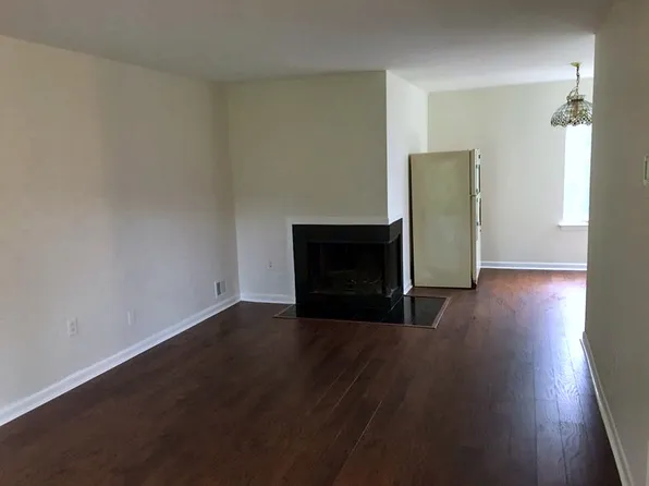 1005 Schmidt Ln, North Brunswick, NJ 08902
