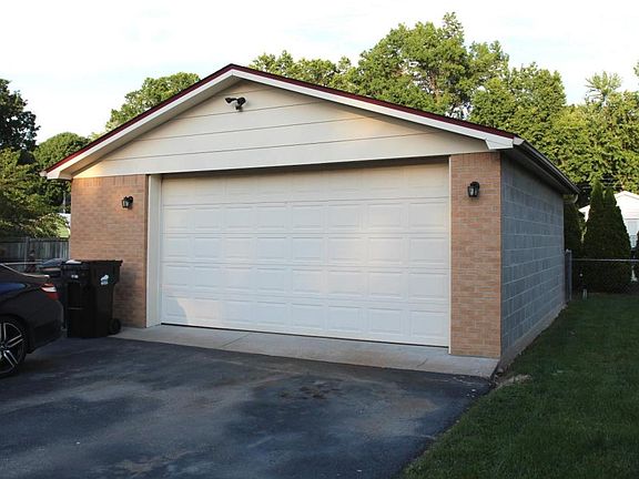 3rd image of 10405 Casalanda Dr
