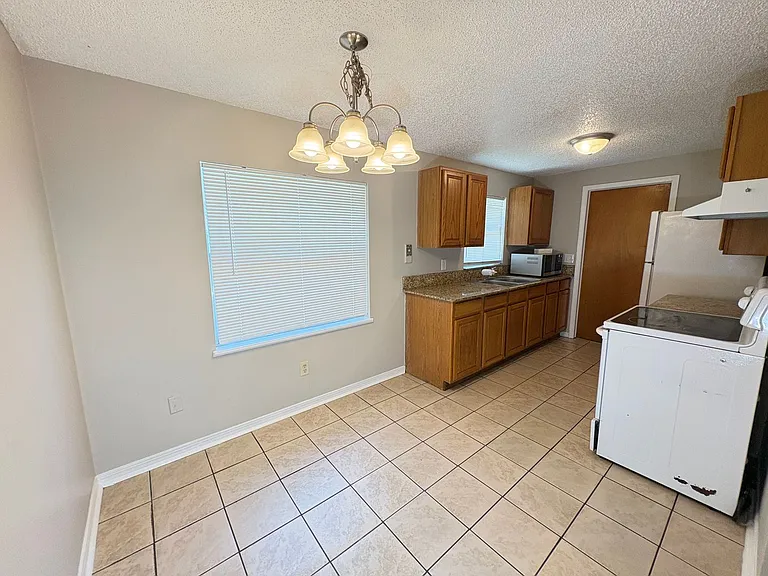 10930 Whitly Ct — Photo 20