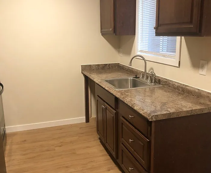 835 7th Ave #8 — Photo 9