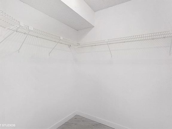 5th image of 1300 NE Miami Gardens Dr #715