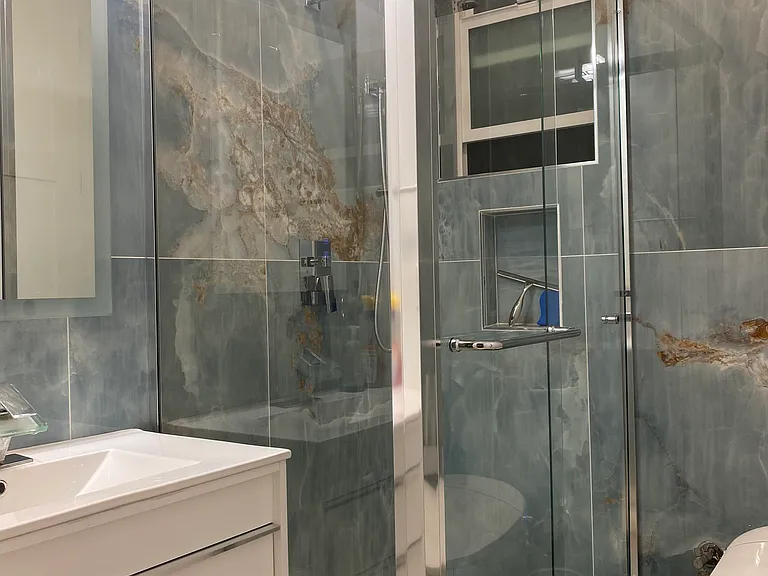 room 5 bath