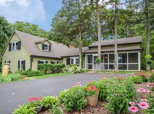 8015 Lakewood Rd, Crystal Lake, IL 60014