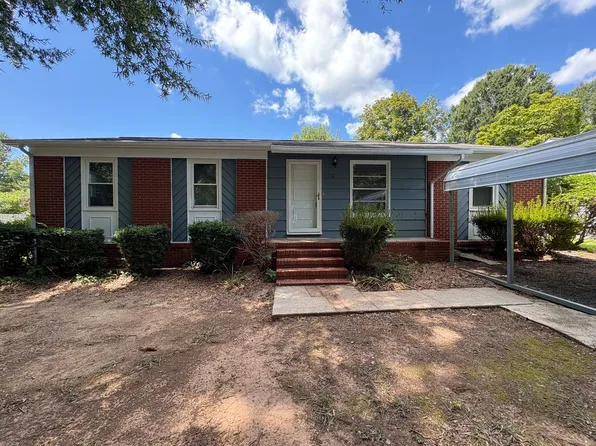 212 N 12th Ave, Mayodan, NC 27027