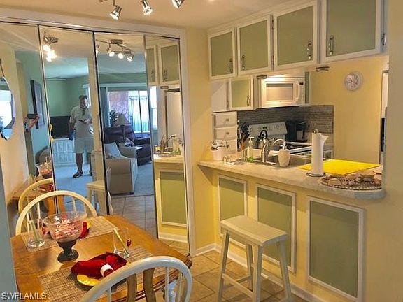 4th image of 330 Kon Tiki Dr APT E3