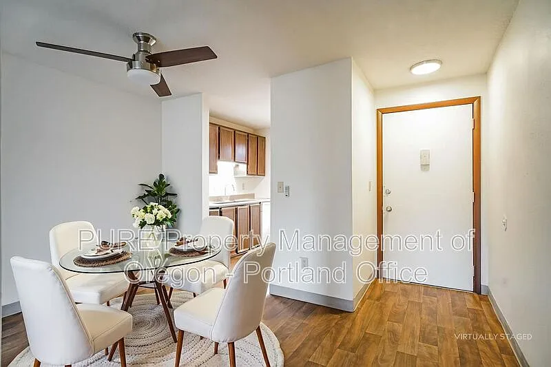 Parkway Garden — Photo 4
