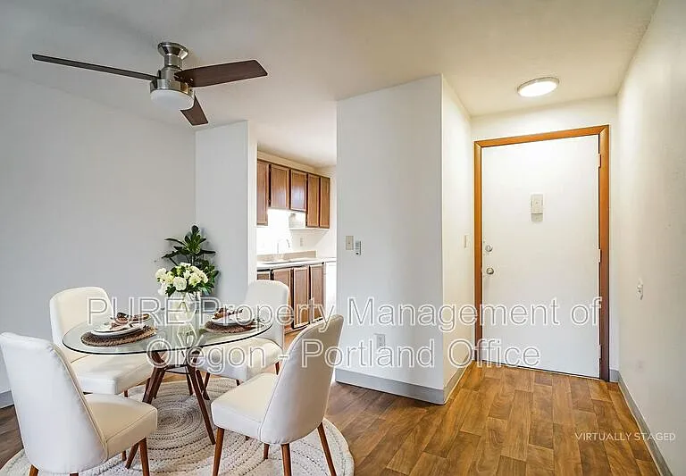 Parkway Garden — Photo 48