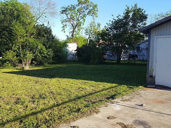 3rd image of 622 Royston Ave