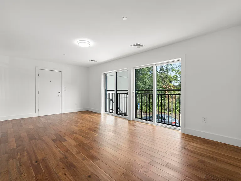 245 E Main St #2 — Photo 9