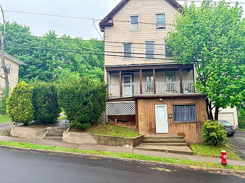 5 Oak St Photo 1