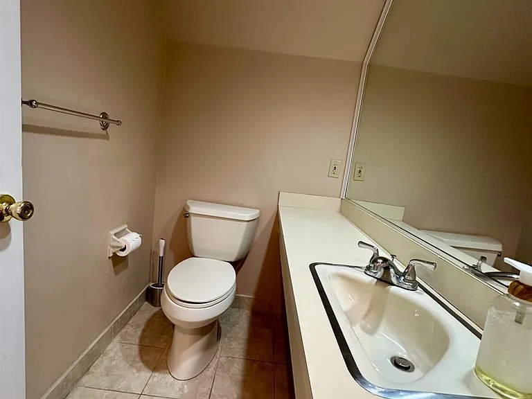 435 Meade Ct — Photo 16