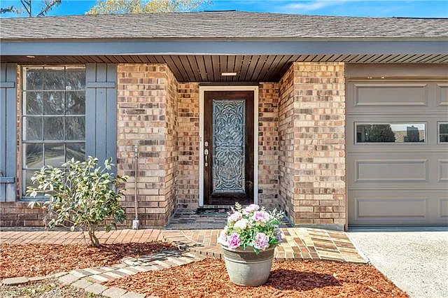 14 Zee Ann Dr — Photo 2