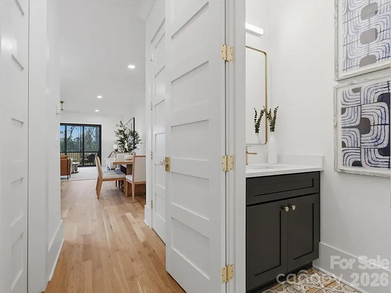 431 W Peterson Dr — Photo 17